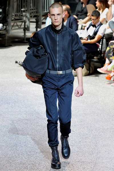 Look 4